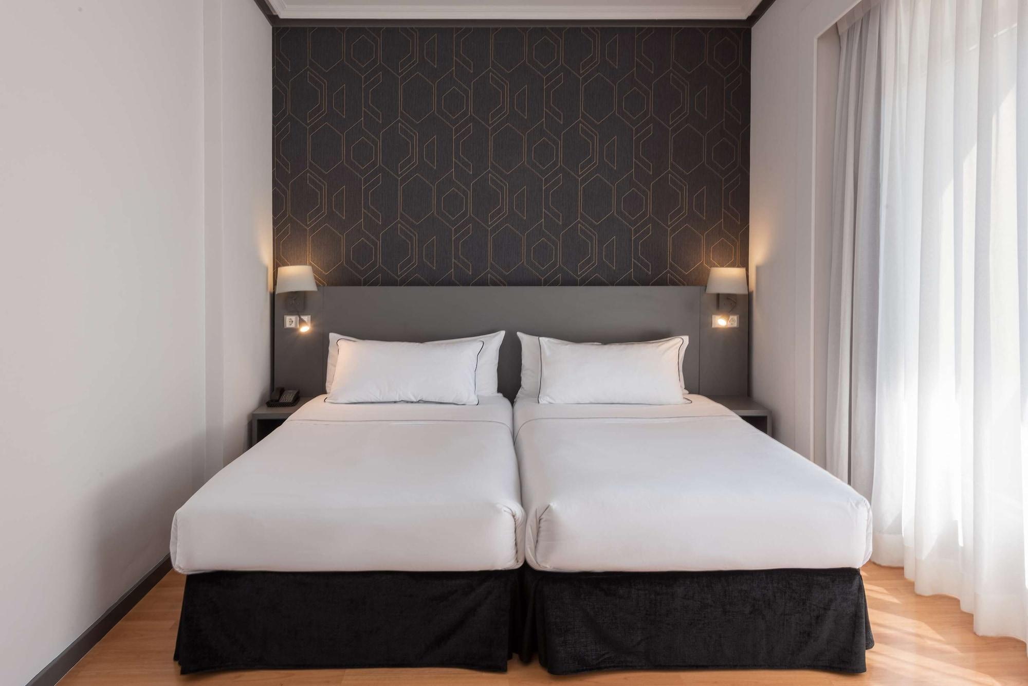 Hotel Madrid Plaza De Espana, Affiliated By Melia Εξωτερικό φωτογραφία