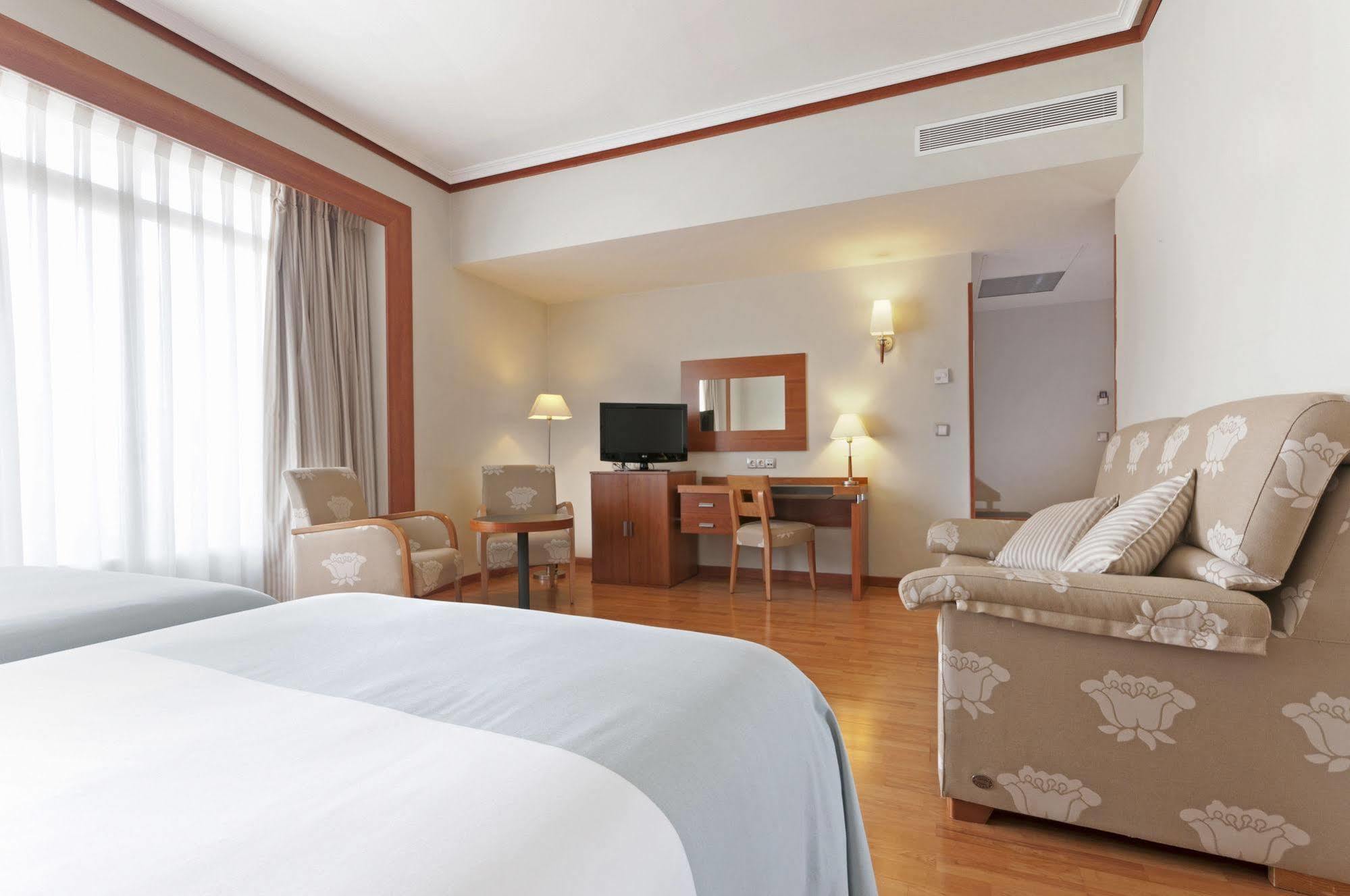 Hotel Madrid Plaza De Espana, Affiliated By Melia Δωμάτιο φωτογραφία
